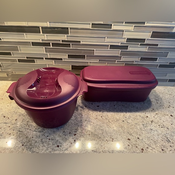 New Tupperware set - Picture 1 of 10